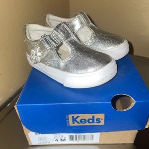 NEW toddler girls size 4M Keds